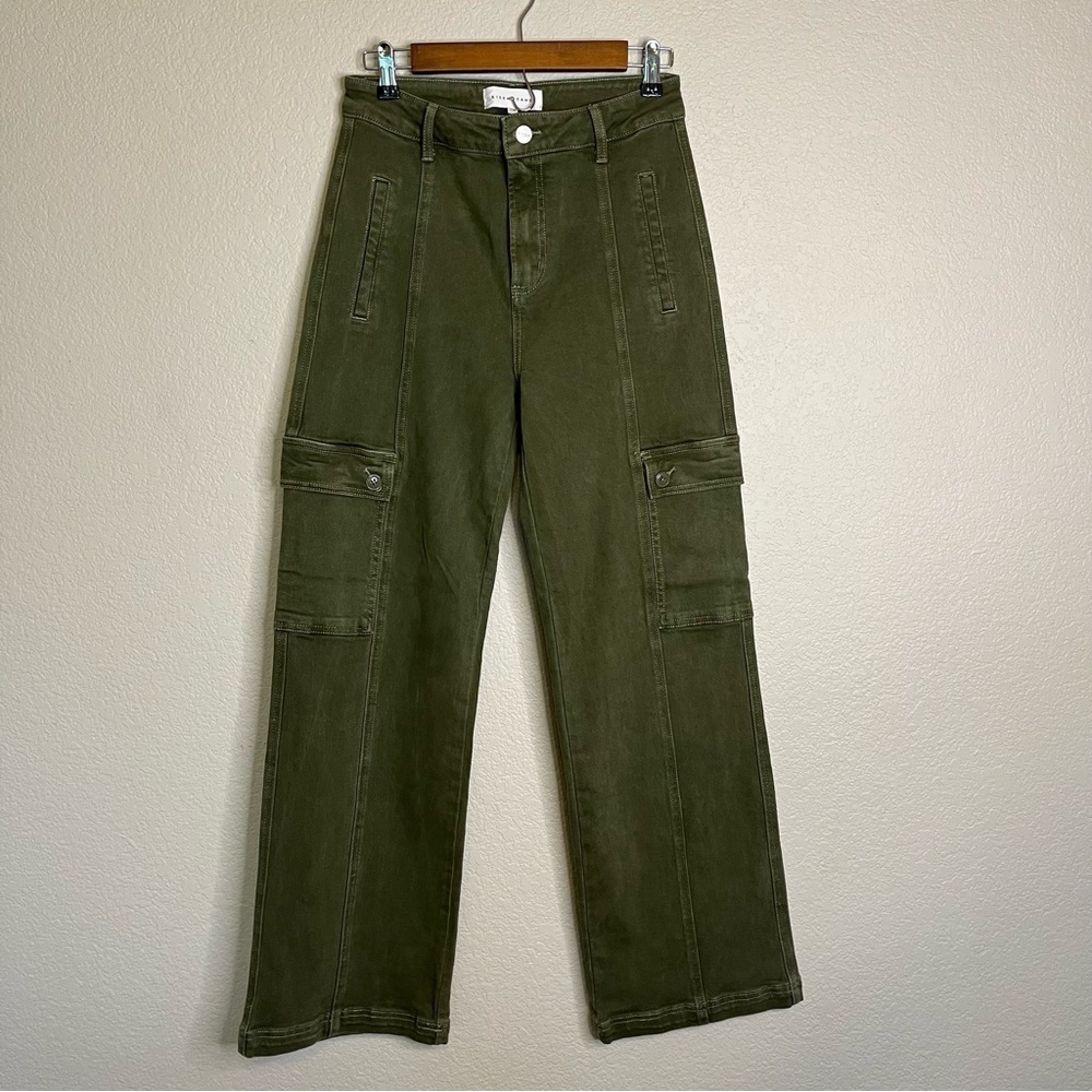 Risen Wide-Leg Olive Green Cargo Pants Size 7 Waist 28